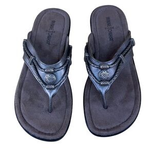 MINNETONKA Silver Women’s Sandals Size 7
